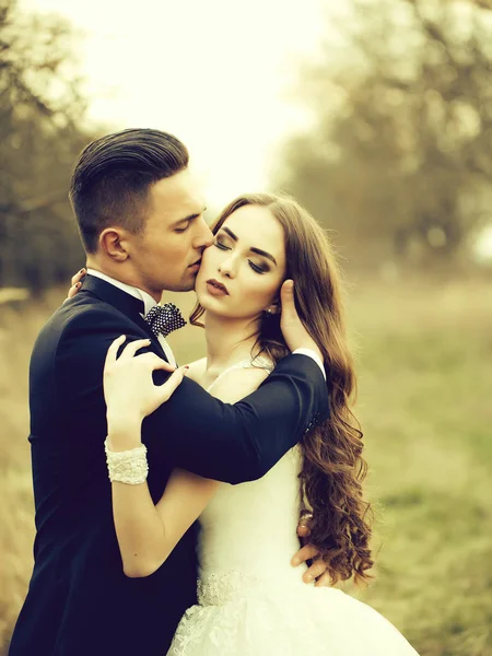 Pareja feliz boda — Foto de Stock