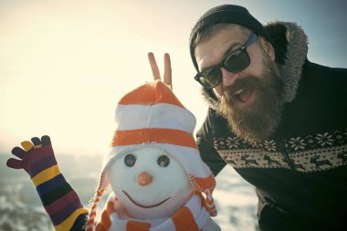 Mutlu yüz sakallı Noel adam.