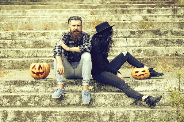 Pár Halloween s dýní — Stock fotografie