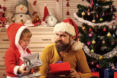 Mutlu aile yeni yılı ve Noel 'i kutluyor..