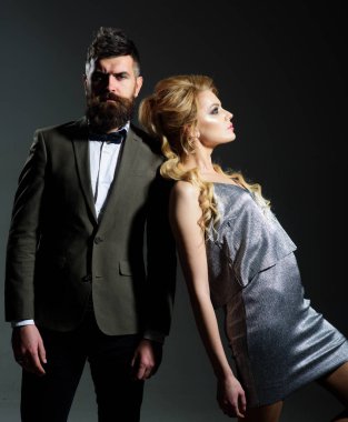 Ben senin randevusuyum. Birkaç erkek ve kadın tarihi Sevgililer günü. İki aşık. Sevgililer günün kutlu olsun. Sakallı adam ve ilk tarihte seksi kadın. Sevgi ve samimiyet zevk