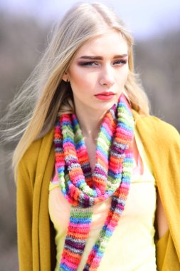 Kadın moda portre. Bayan Bakımı moda blog. Moda saçları hip hop kız. Hipster kadın moda makyaj ile. Güzellik ve moda moda model bak. Genç ve kaygısız.