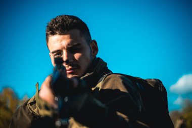 Hunter Hedef lazer görme ile. Görme collimating. Hunter avı av tüfeği silah ile.