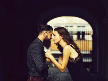 Genç şık bir çift.