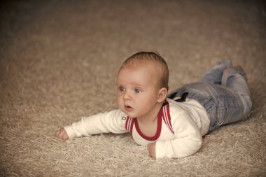 Bebek mavi gözlü çok güzel yüz