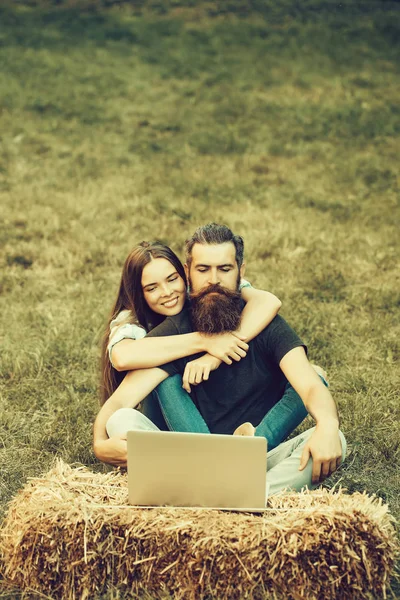 Couple Love Smiling Adorable Girl Cute Woman Bearded Man Hipster — Stock Photo, Image