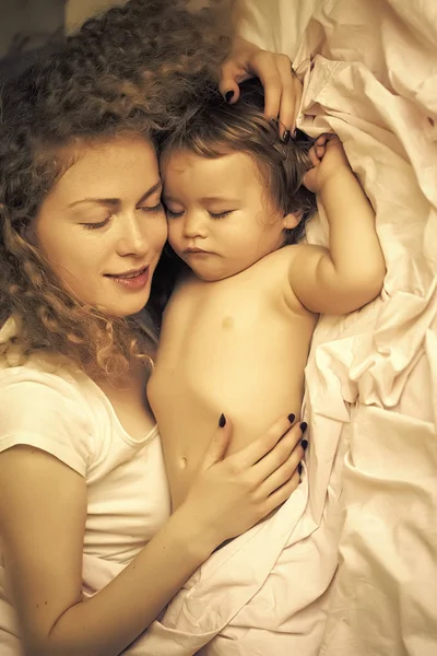 Mother with sleeping baby — Stock Photo, Image