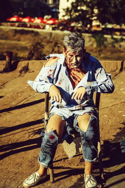 Cadılar Bayramı zombi yakışıklı