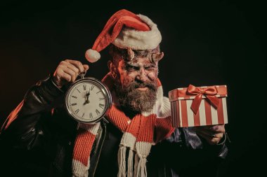 Halloween veya Halloween Noel adam şeytana Noel Baba şapkası
