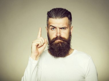 Sakallı adam hareketi ile