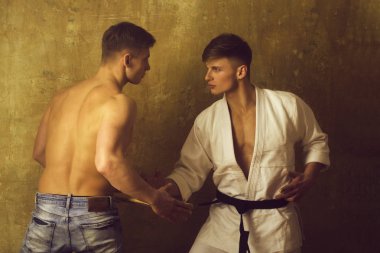 erkek ikiz karate eğitimi