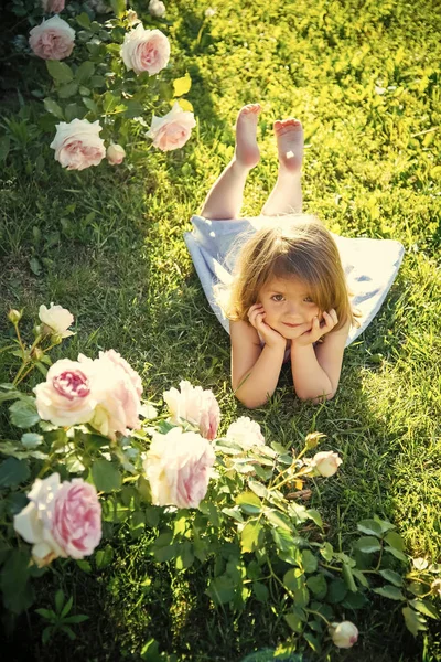 Boldog gyermekkor, a pihenés és a szórakozás — Stock Fotó