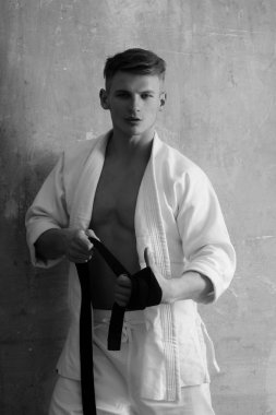 Savaş sanatı ve enerji, karate adam kaydırma siyah kuşak