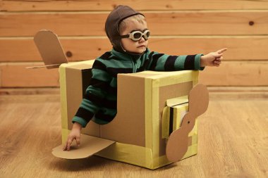 Hava posta teslimi, uçak İnşaat.