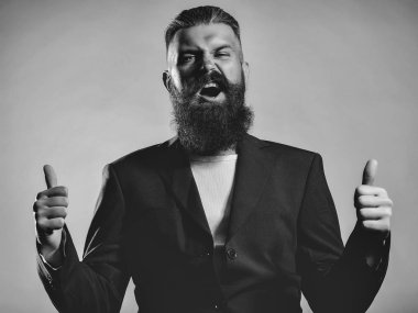 Ceketli sakallı yakışıklı adamı