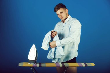 Çamaşırhane Ütü adamla