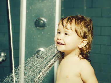 Küçük bebek duş