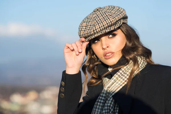 vintage woman with makeup. retro fashion woman with makeup, parisian. Beauty and fashion look. Confident in her choice. french girl with curly hair in autumn beret. Feeling free and happy