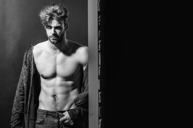 seksi kas sakallı adam