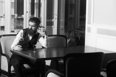 İle iki bardak şarap içme hipster hizmet