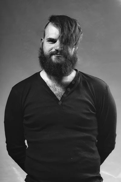 Mosolygó szakállas ember — Stock Fotó