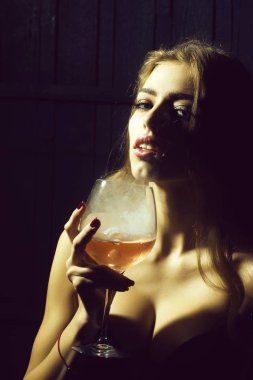 Güzellik iksiri olan kadın