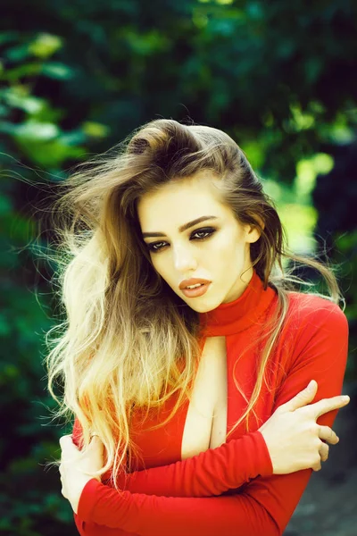 Ayollarning jinsiy qulligi Balkonda seks videosi (ruscha)