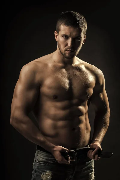 Seksuell muskulær mann – stockfoto