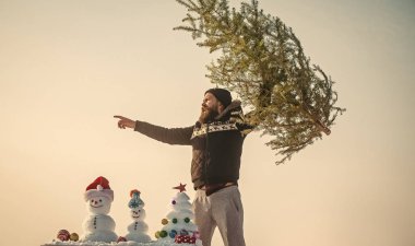 Xmas ağacı yetiştirme ve parmakla adam