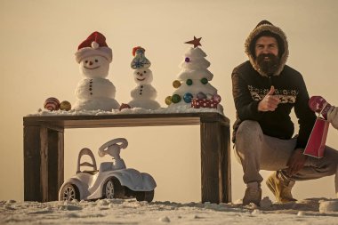 Mutlu adam el Yaşasın gösterilen