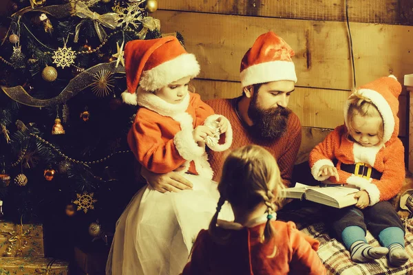 Natale barbuto padre e figli — Foto Stock