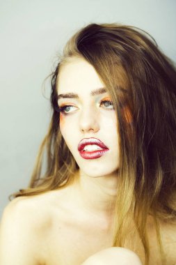 Turuncu makyaj closeup kızla