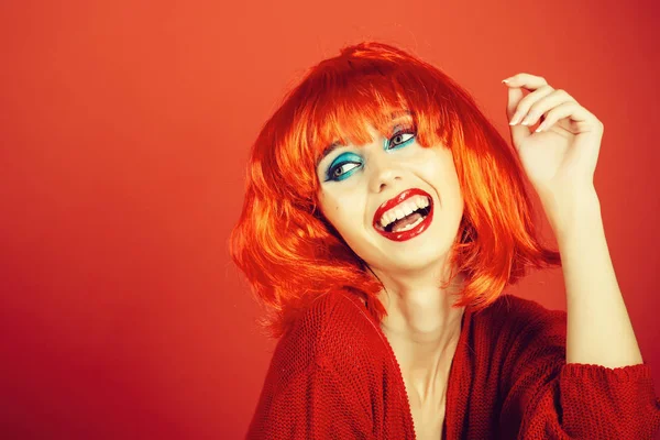 moda model kırmızı dudaklar.