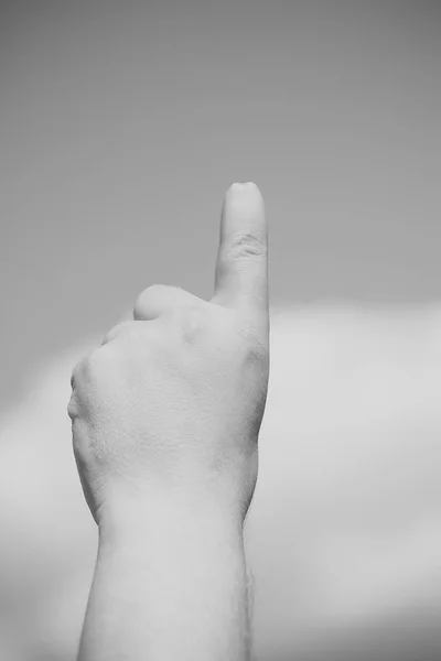 Рука з травмованим пальцем — стокове фото