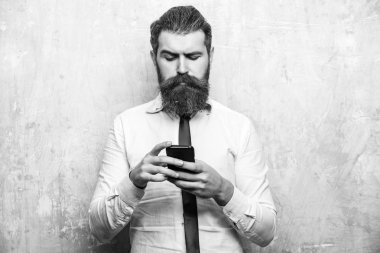 işadamı veya uzun sakallı konuşan sakallı adam