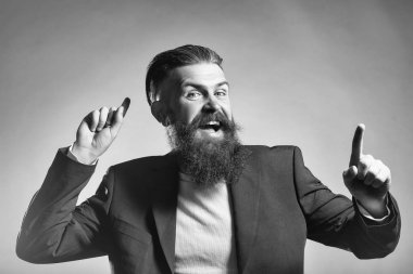 Ceketli sakallı yakışıklı adamı