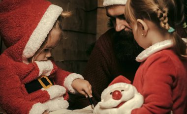 Yeni yıl küçük kız ve erkek, peri masalı.