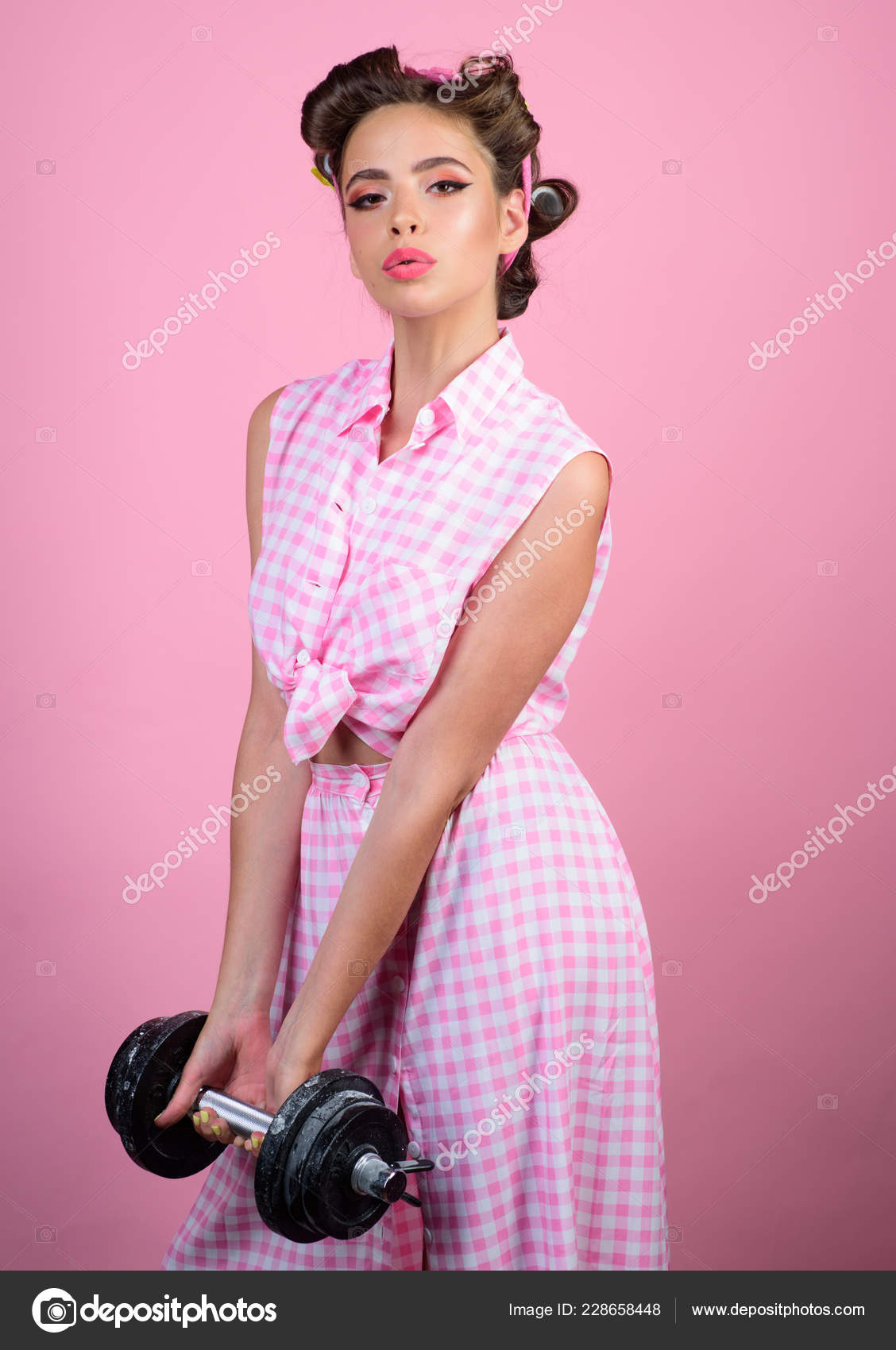 Classy Pin Up Girl Powerful Housewife Pinup Girl With Fashion
