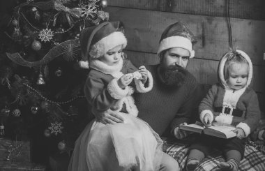 Yeni yıl küçük kız ve erkek, peri masalı.