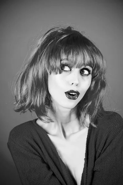 moda model kırmızı dudaklar.