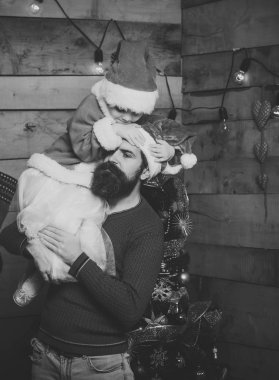 Noel mutlu bir çocuk ve babası.