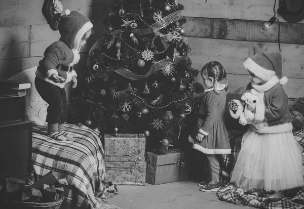 Noel ağacı, Noel Baba çocuk — Stok fotoğraf