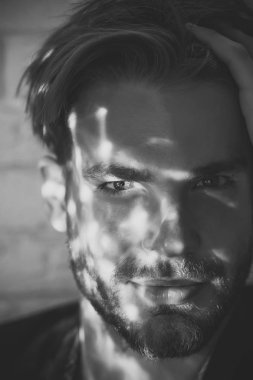 Sakallı adam portresi.