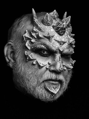 İblis kafası siyah izole