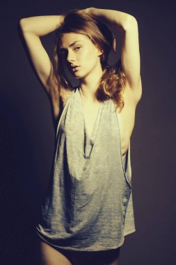 çok ince şık seksi kadın