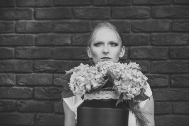 Bayan gün 8 Mart, Bahar