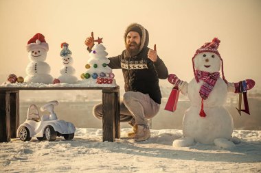 Mutlu bir adam ya da Yaşasın vererek hipster