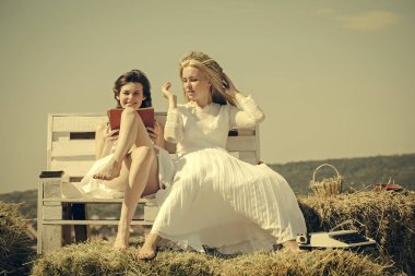 esmer kız okuma kitabı