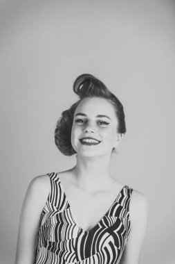 Pinup, gençlik ve görünüm.