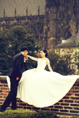 Çin sevimli genç newlyweds açık